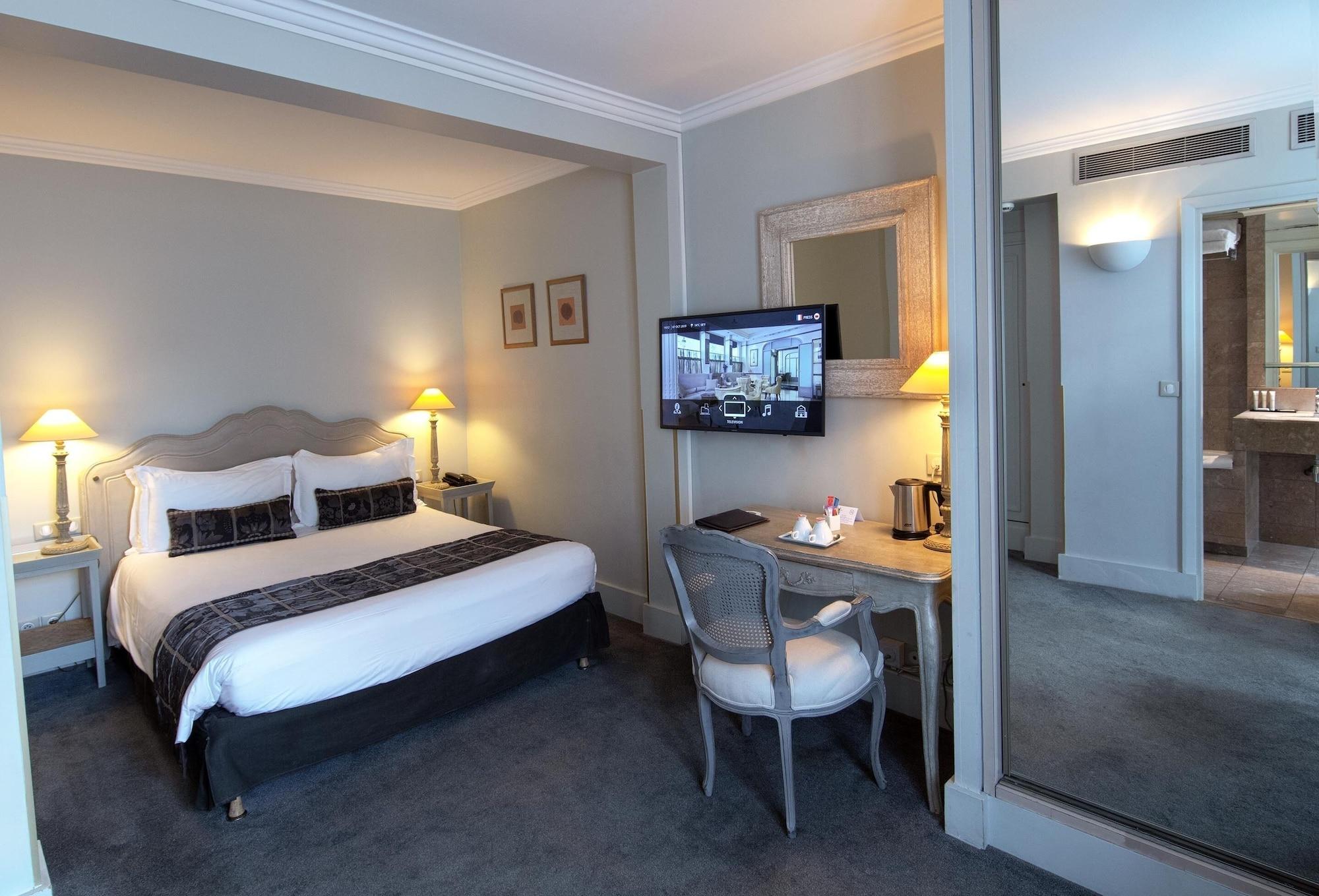 Royal Hotel Paris Champs Elysees Екстер'єр фото