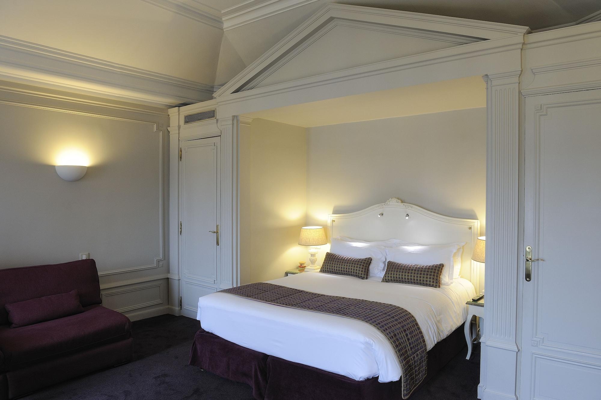 Royal Hotel Paris Champs Elysees Екстер'єр фото