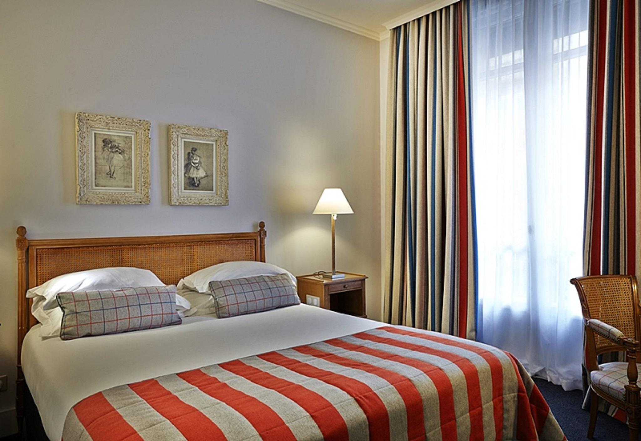 Royal Hotel Paris Champs Elysees Екстер'єр фото