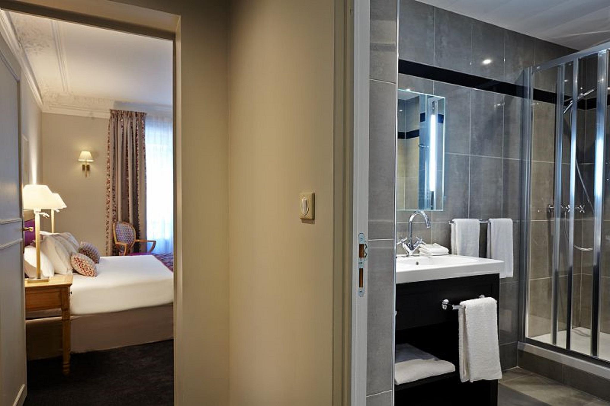 Royal Hotel Paris Champs Elysees Екстер'єр фото