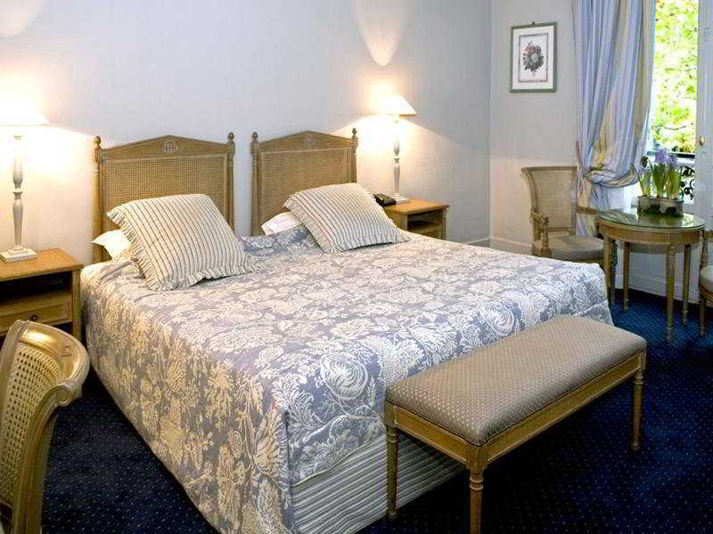 Royal Hotel Paris Champs Elysees Екстер'єр фото