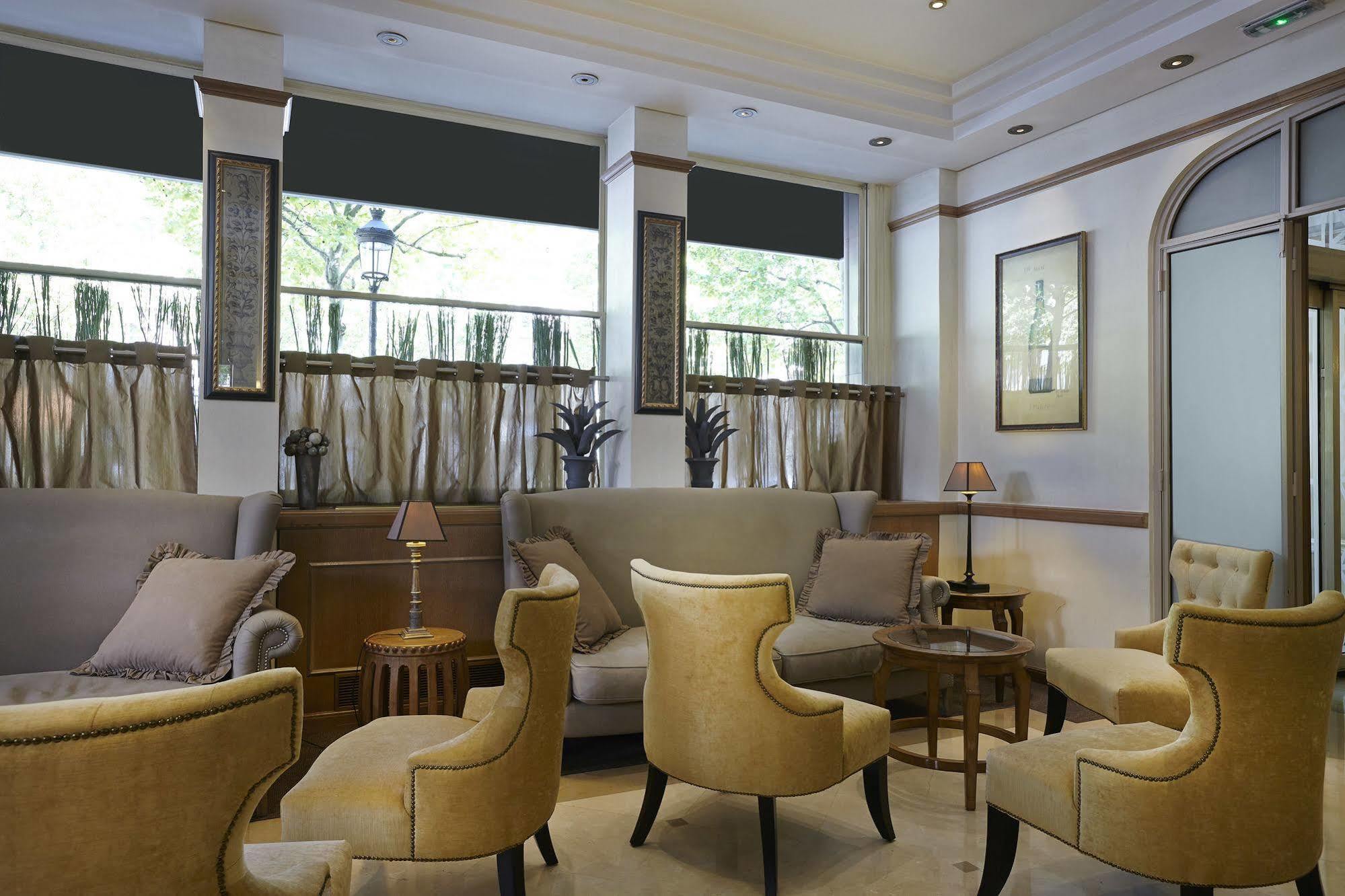 Royal Hotel Paris Champs Elysees Екстер'єр фото