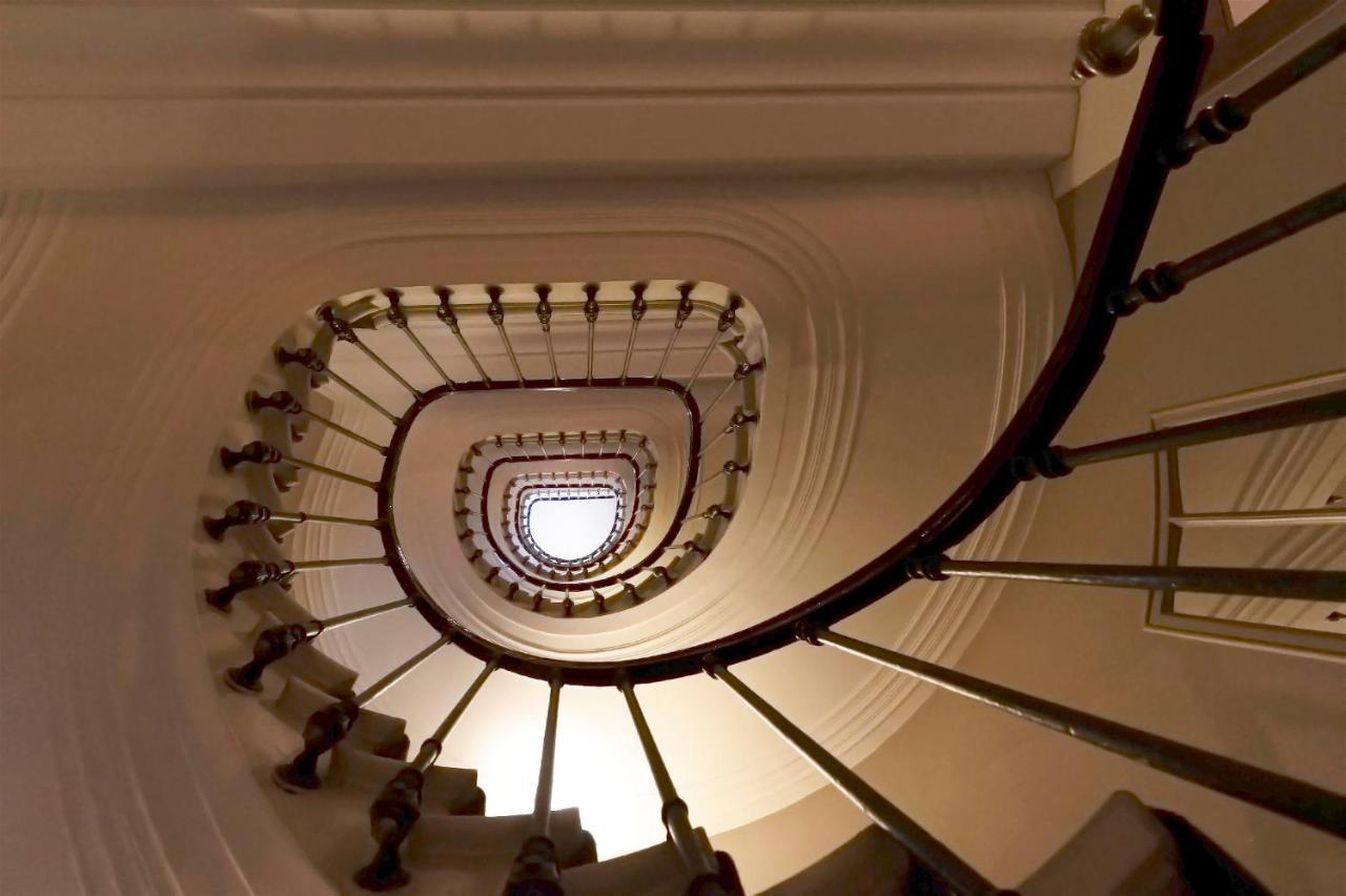 Royal Hotel Paris Champs Elysees Екстер'єр фото